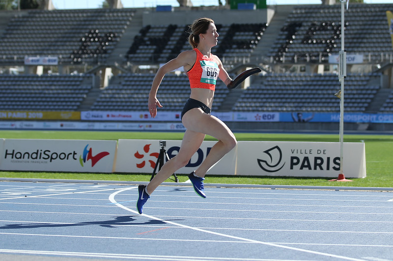 Image of a female Para Athletics in a competition