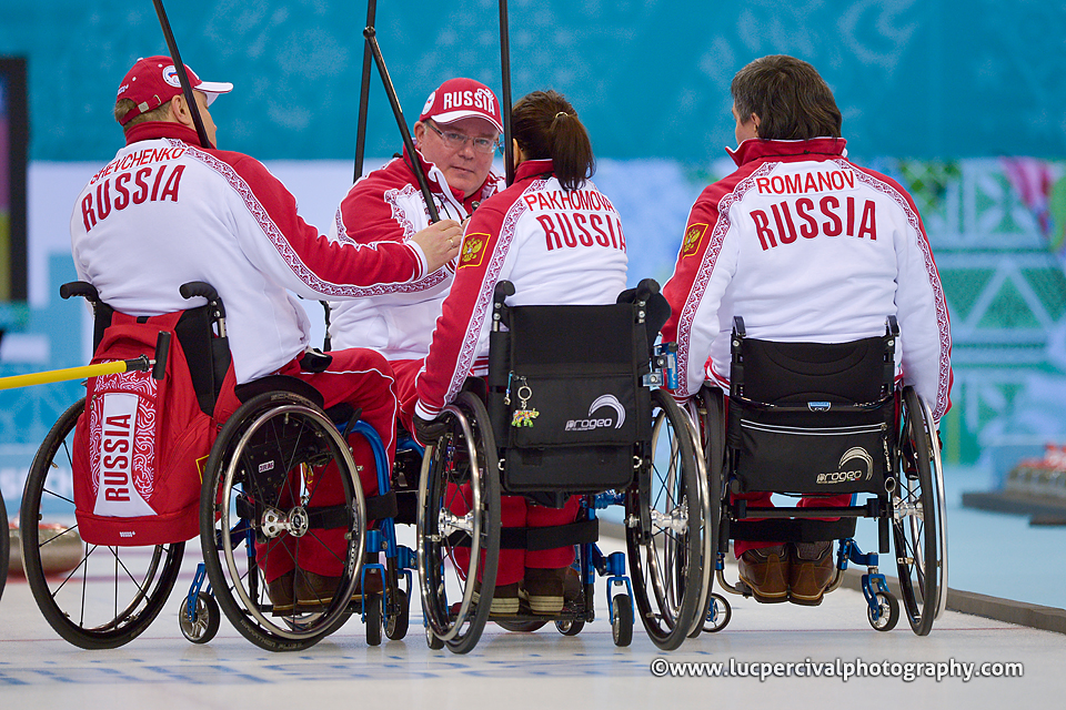 Wheelchair Curling Semi-final (RUS vs GBR) Team Russia group huddle