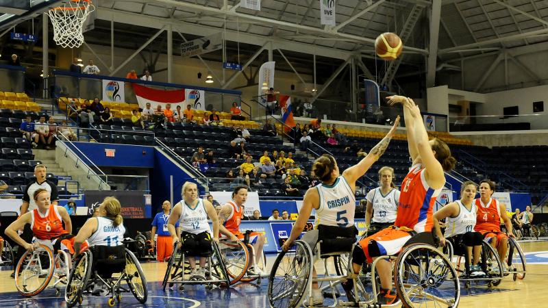 Germany and the Netherlands remain undefeated to top their respective pools as the quarter finals are decided.