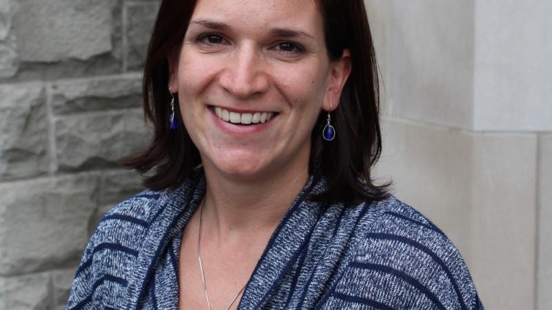 Portrait picture of a dark-haired woman