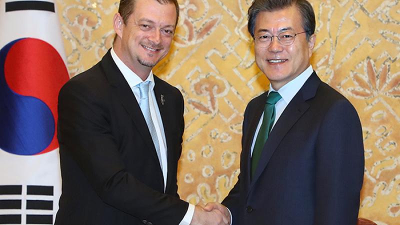 IPC President Andrew Parsons met South Korean President Moon Jae-in ahead of PyeongChang 2018.
