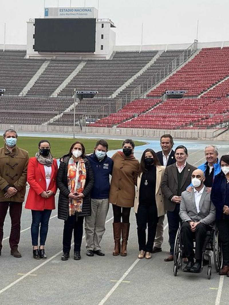 Santiago 2023 representatives pose for a group photo after announcing the Games venues.