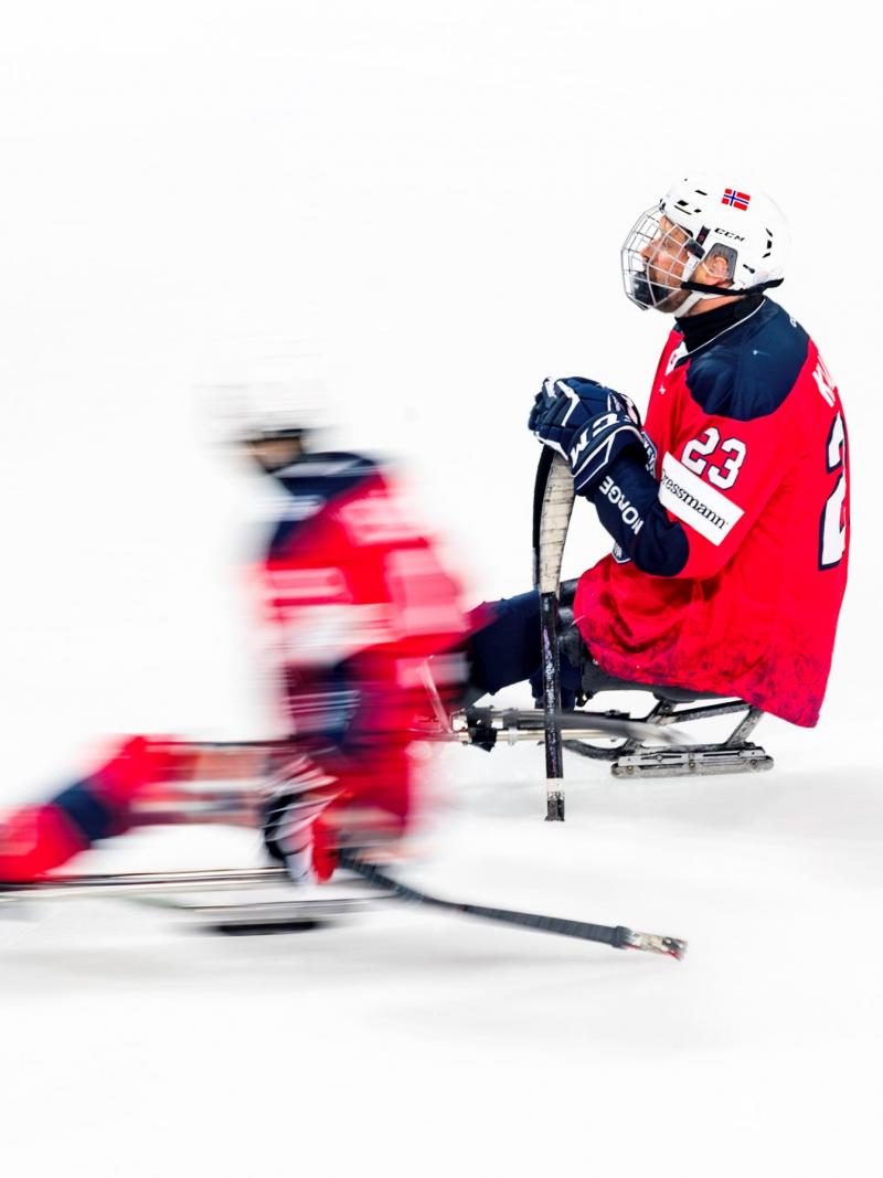 Two Norwegian Para ice hockey players on ice