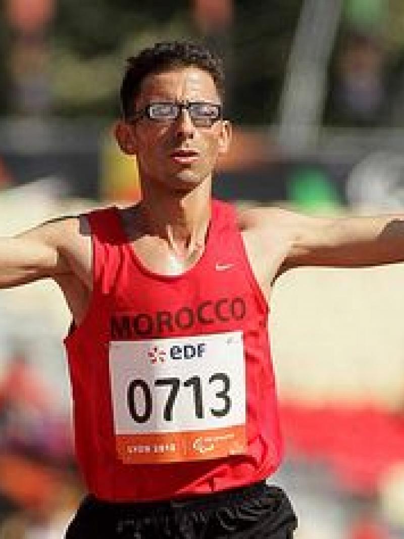Chentouf winning the men's 10,000m T12