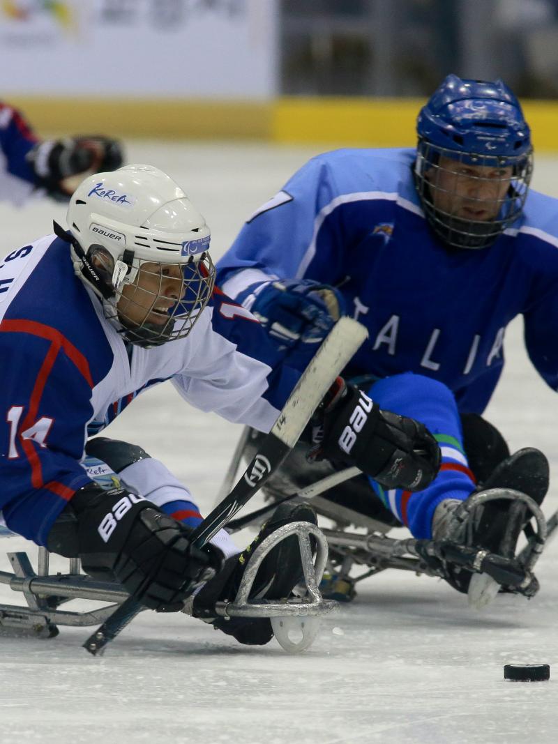 Korea-Italy ice sledge hockey game