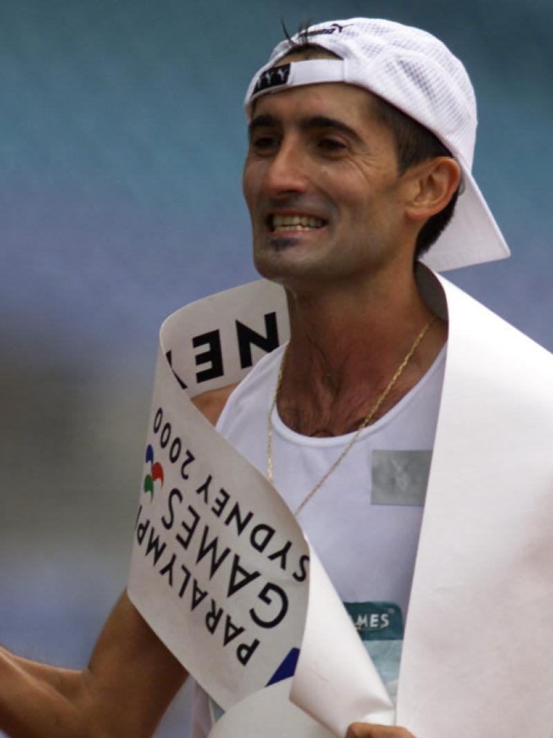 Javier Conde celebrating his Marathon at the Sydney 2000 Paralympic Games.