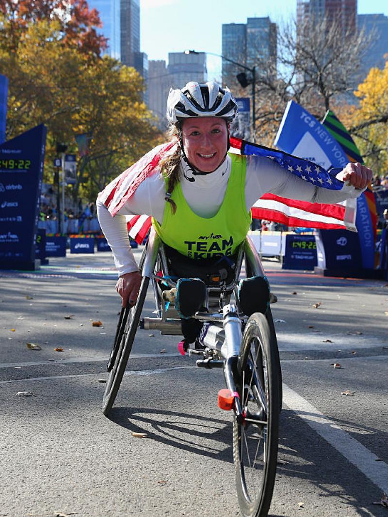 USA's Tatyana McFaden celebrates after winning the 2016 New York Marathon. 