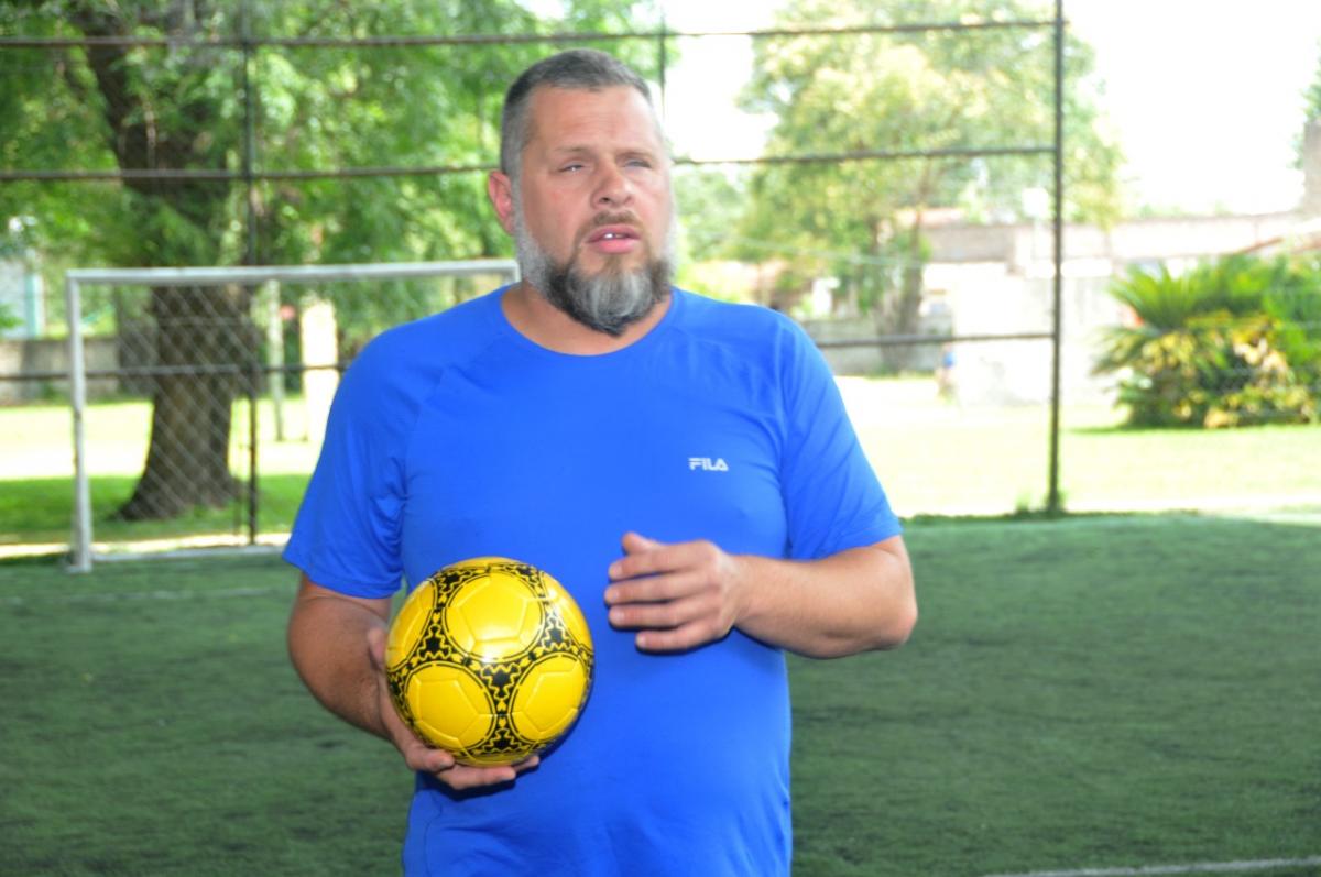 Diego Cerega holds a ball