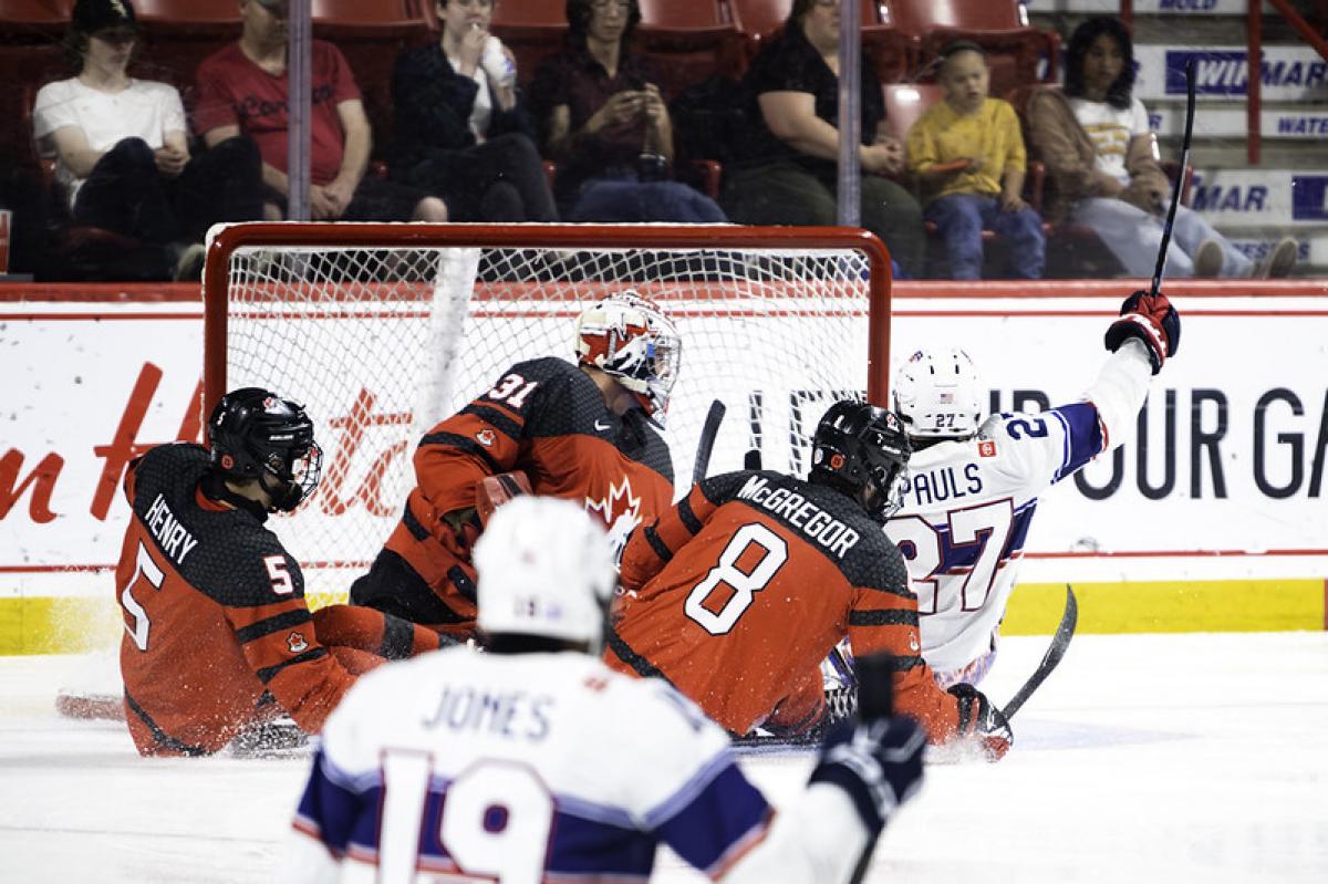 A Para ice hockey game between Canada and USA