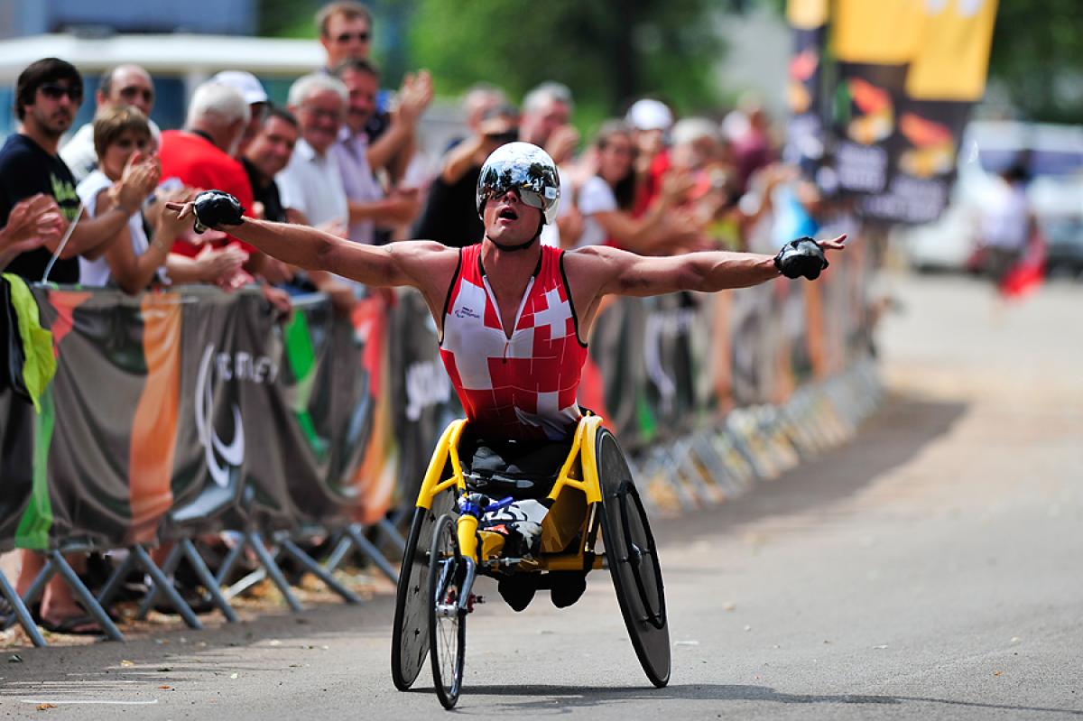 Hug takes Lyon 2013 marathon gold