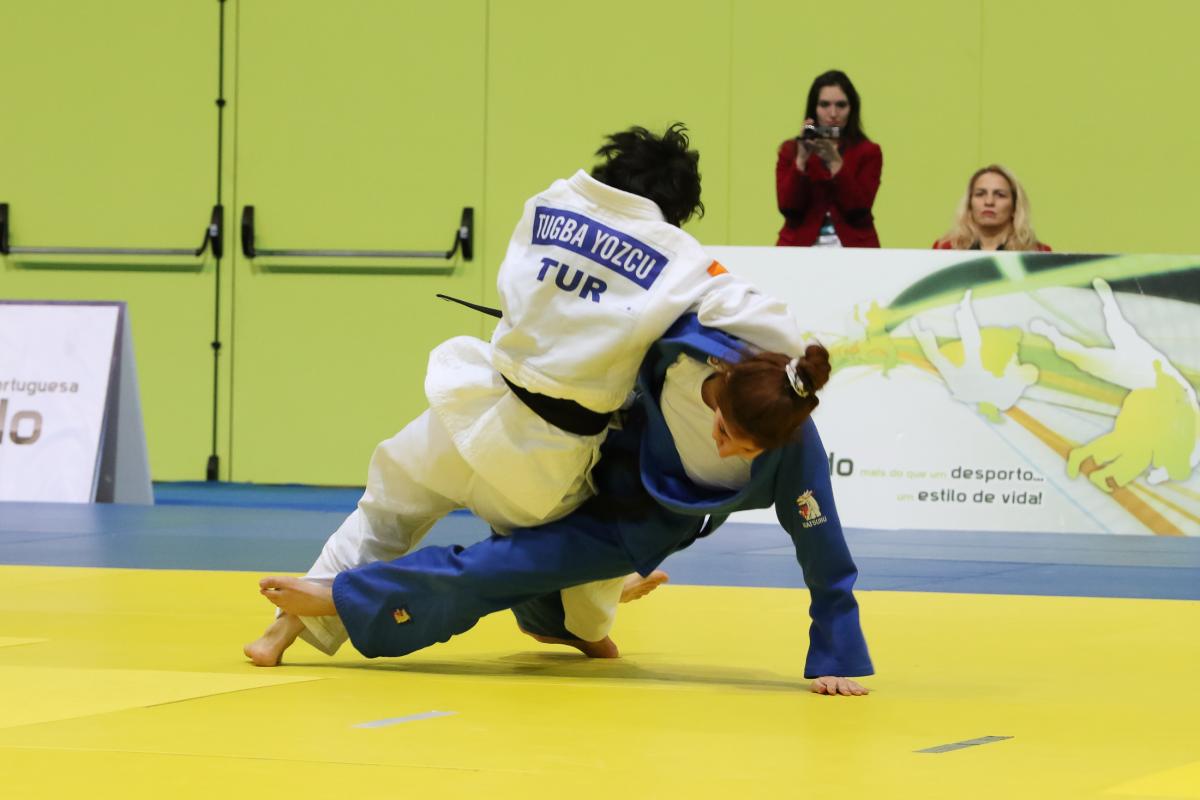 Two judokas competing at the European judo championships