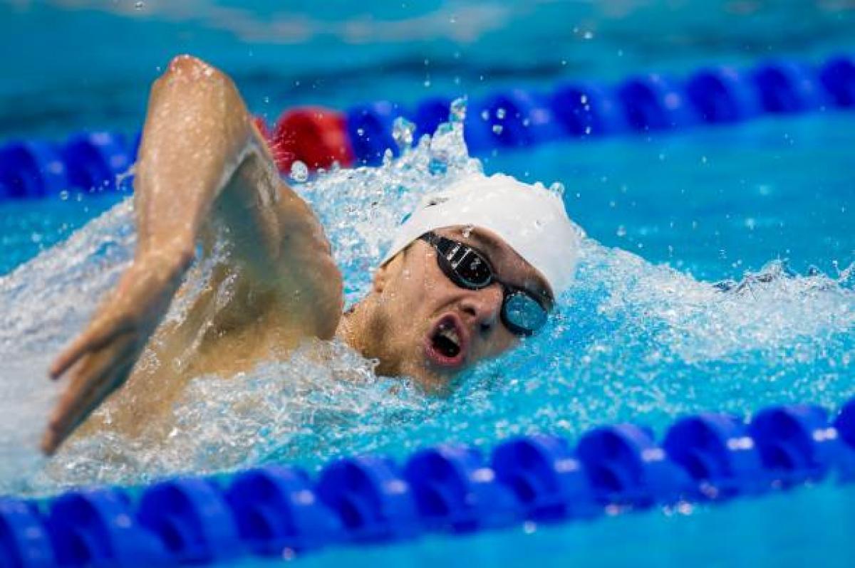 A picture of a man swimming