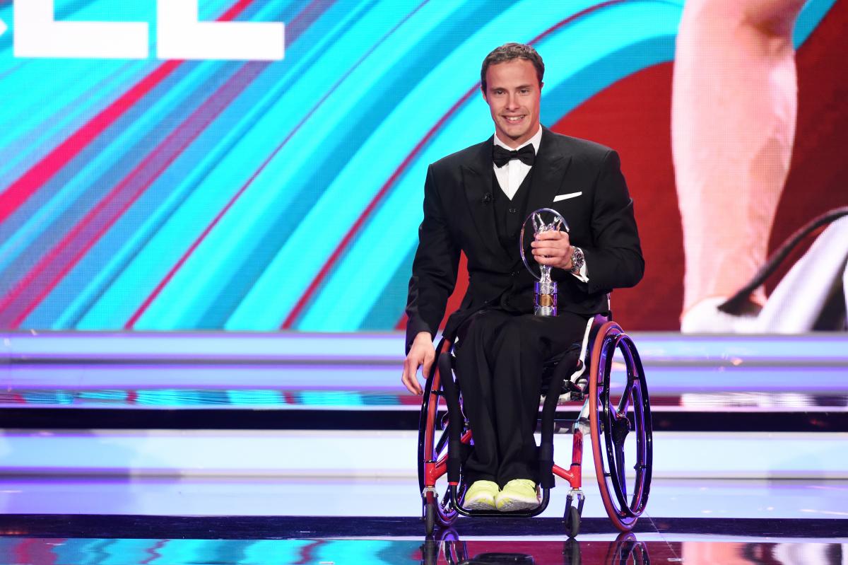 Marcel Hug wins 2018 Laureus Award | International Paralympic Committee