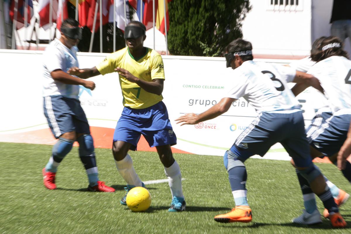 Jefinho - Brazil - football 5-a-side Brazilian vision impaired football dribbles the ball past Argentinian defenders